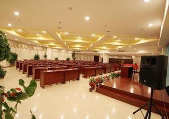 Qingdao Excalibur Hotel Екстер'єр фото